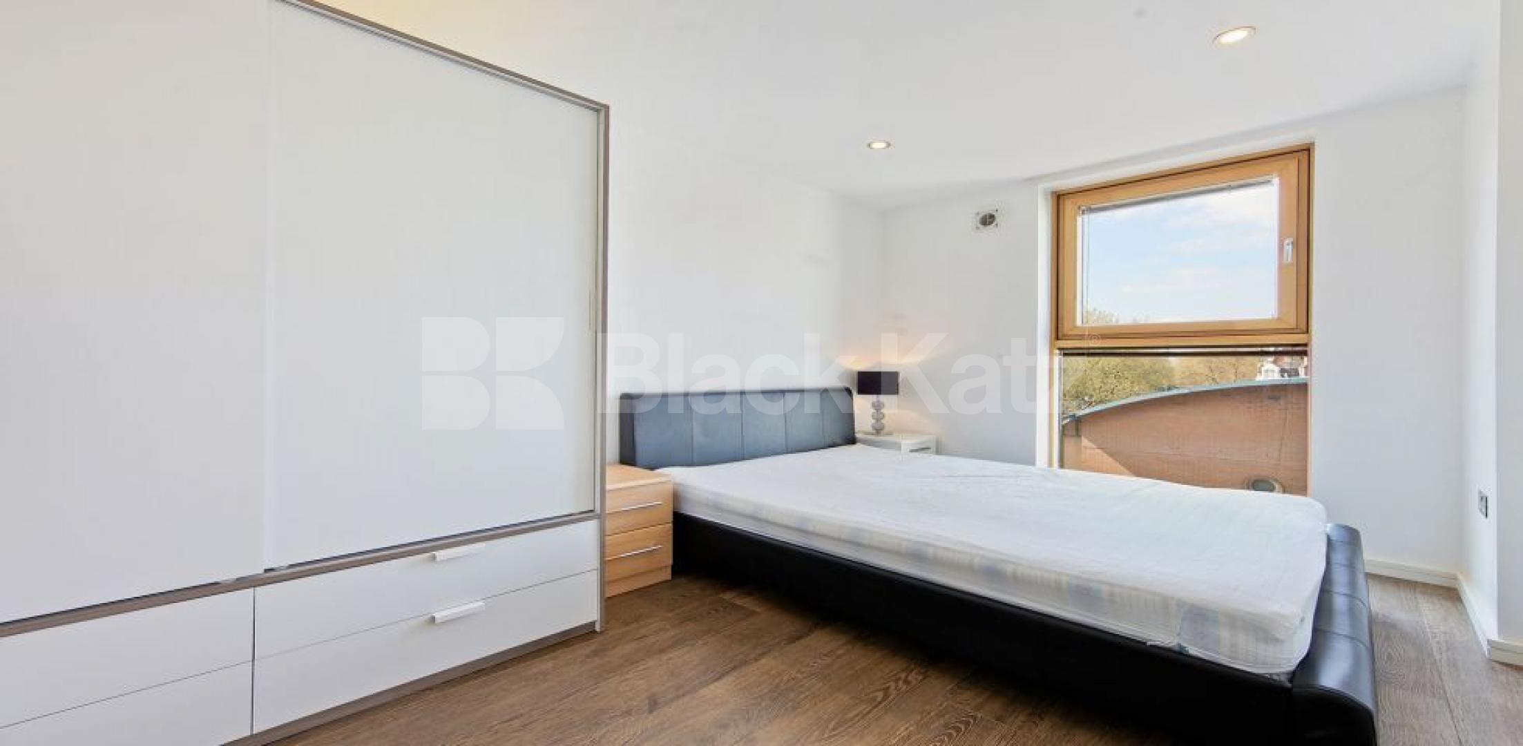 Flooded with natural light,south facing & dual aspect  Boulevard Mansions.Borough Road, Borough